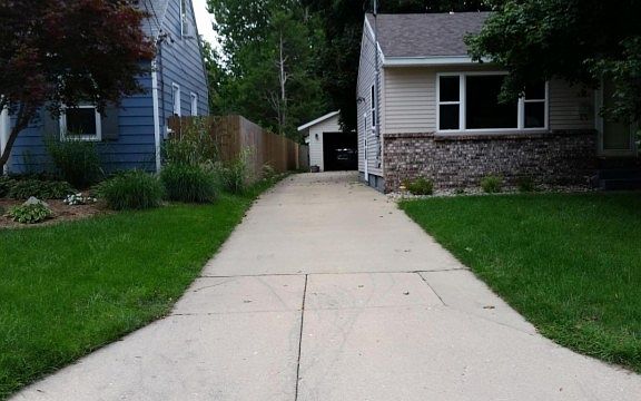 2nd image of 3223 Earle Ave SW