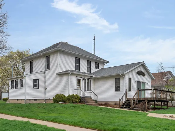 801 E Main St, New Hampton, IA 50659