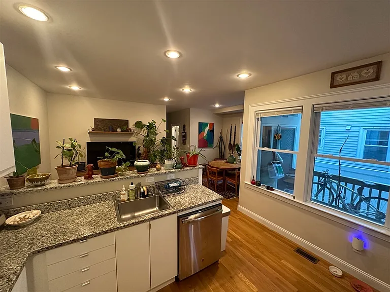 739 Somerville Ave #1A — Photo 12