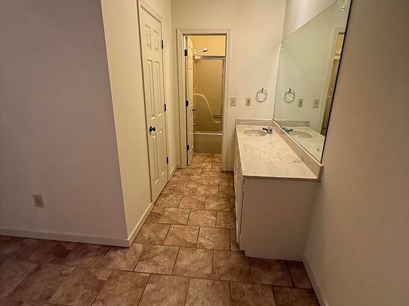 2nd image of 288 Stonebridge Ct