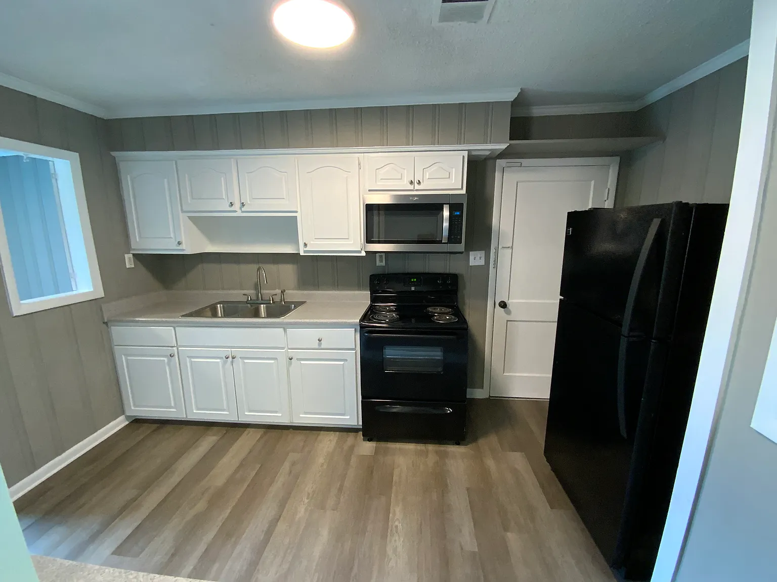 Cloverdale Estates — Photo 1