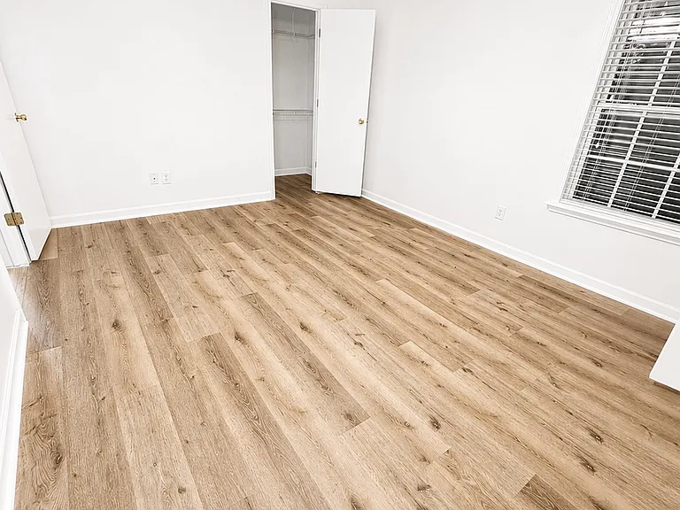1002 Brighton Point — Photo 11
