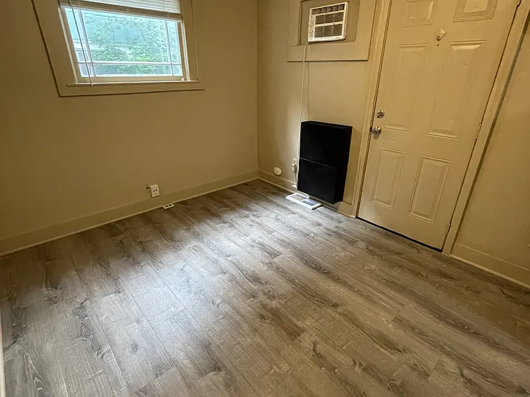 412 W Saginaw St #2 — Photo 2