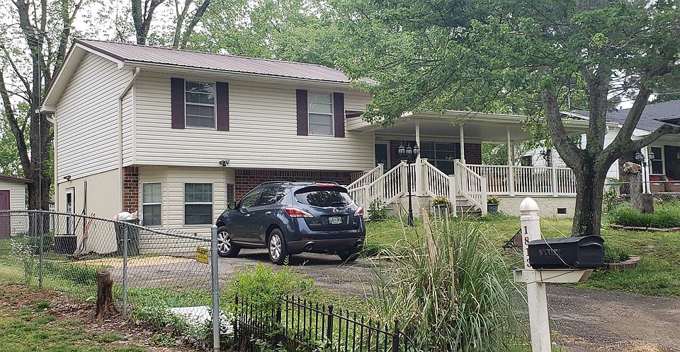 2nd image of 1813 Shady Lane Pl SW