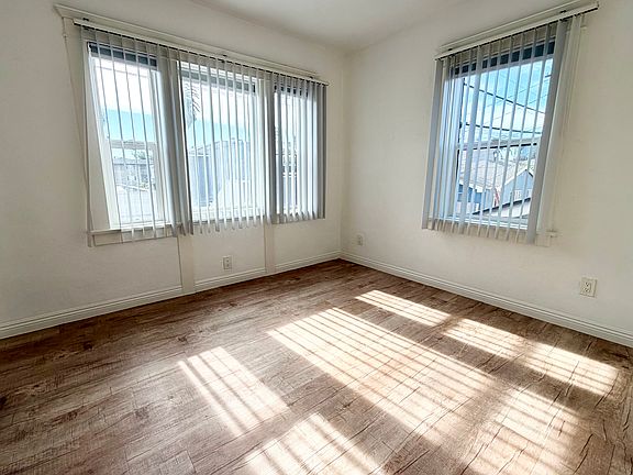 5th image of 3512 E 2nd St #3516