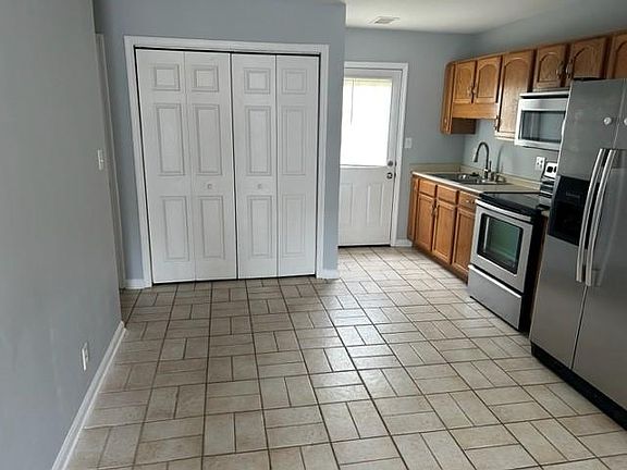 2nd image of 602 Cory Dr APT A