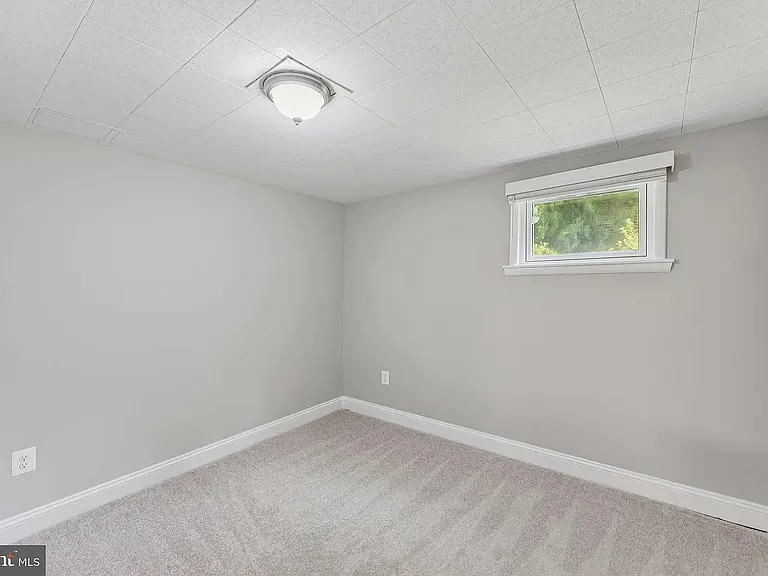 109 Falls Ave — Photo 13