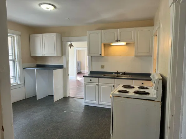 5 West St, 5 West St #1, Bellows Falls, VT 05101