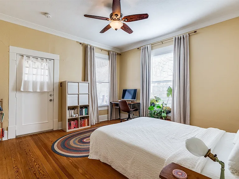 321 N Henderson Ave — Photo 15