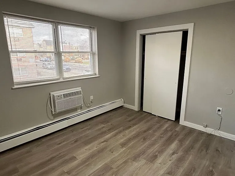 Austin Manor Apartments — Photo 20