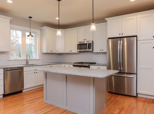 95 Hummingbird Ln #95, Groton, MA 01450