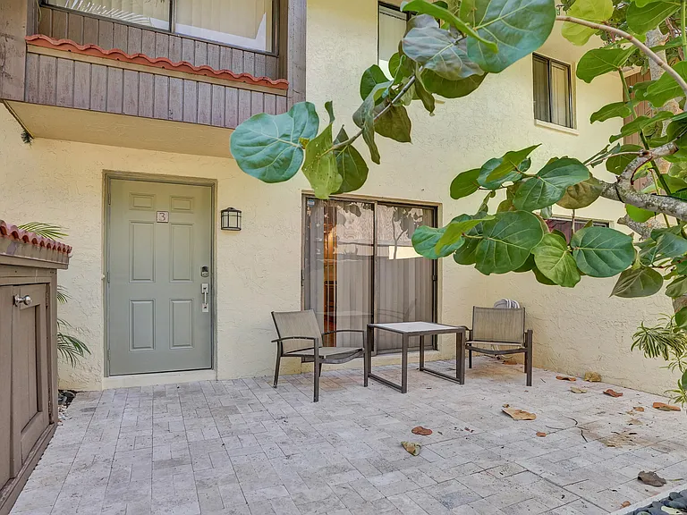 1330 NW 13th St #3 — Photo 7