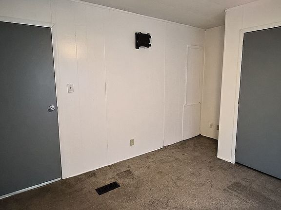 5th image of 503 Uhland Rd Trailer 44