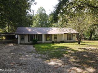 24 Dean Matthews Rd, Laurel, MS 39443