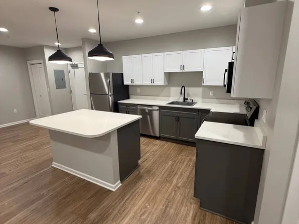 214 Kinne St #104, East Syracuse, NY 13057