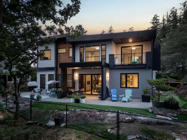 4673 Boulderwood Dr, Saanich, BC V8Y 2P8