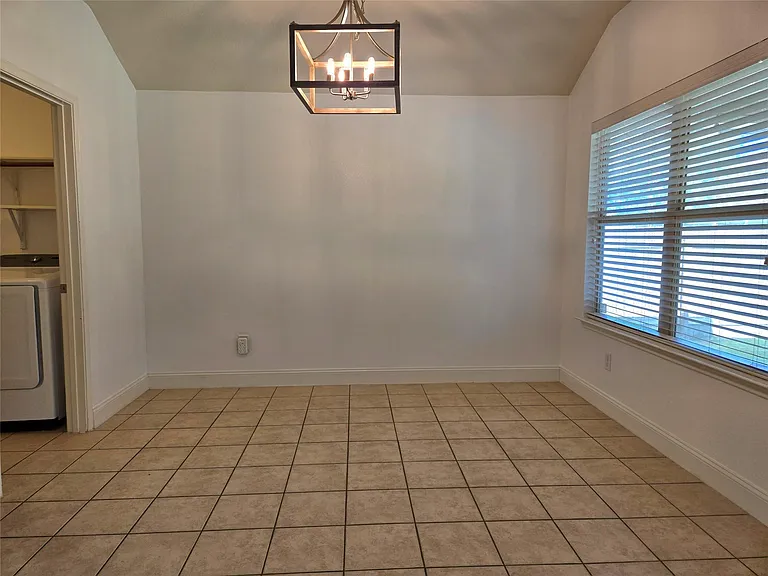 520 Brown Juniper Way — Photo 9