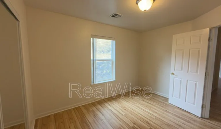 1384 NE Ridge Ave — Photo 14
