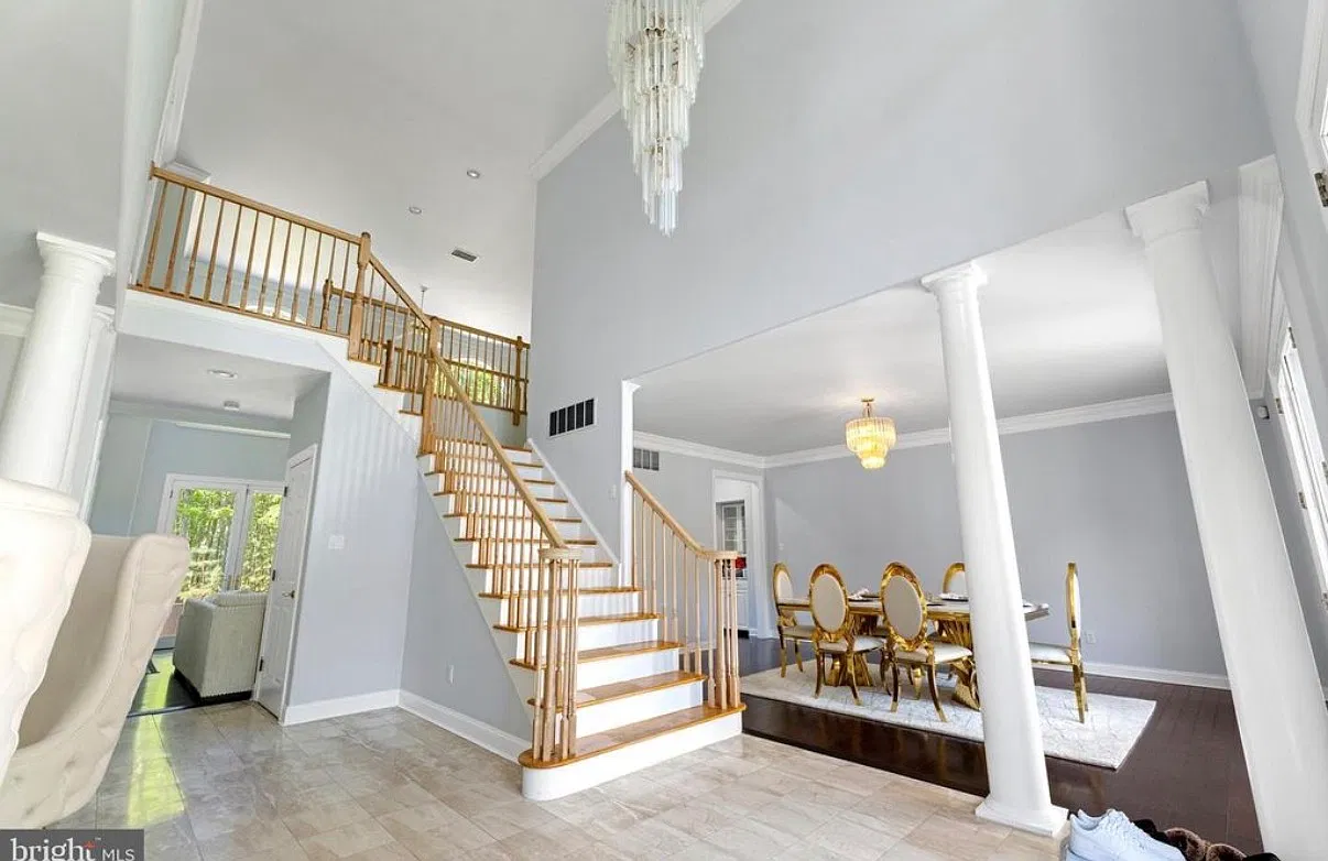 5 bed, 4515 sqft, $5,800 — Photo 1