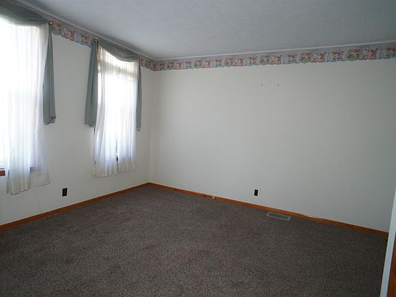3rd image of 218 N Walnut St Lot 311
