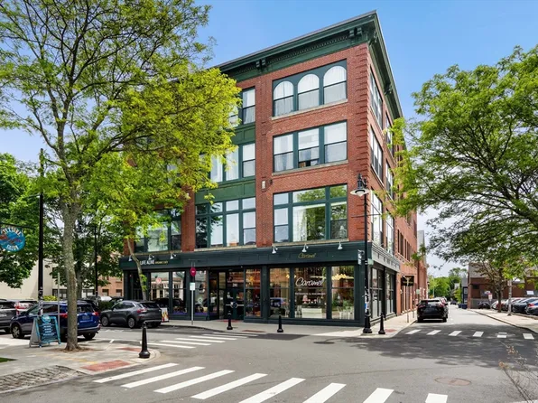 281 Essex St Unit 206, Salem, MA 01970