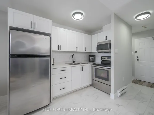 76 Base Line Rd W #1105, London, ON N6J 4X6