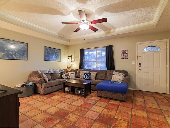 3rd image of 3909 Heatherwoods Dr