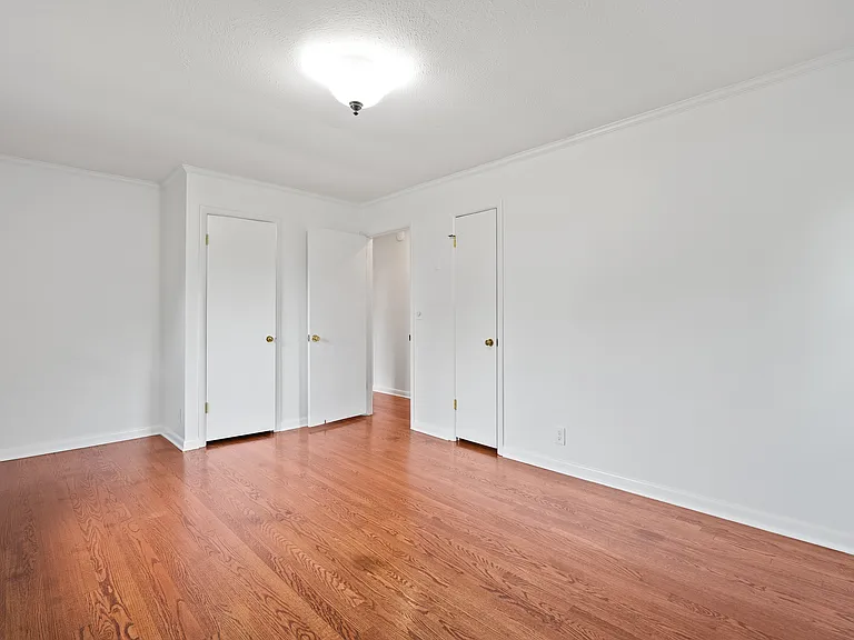 8045 Sabre Dr — Photo 13