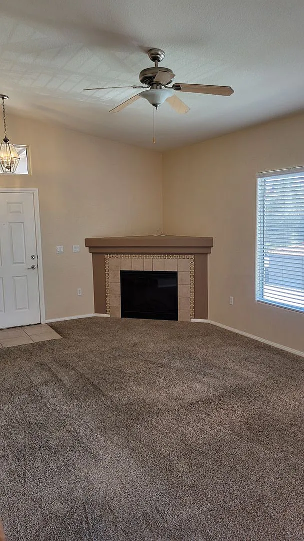 Charming 2-Bedroom, 2-Bath Condo in Cliff Shadow — Photo 3