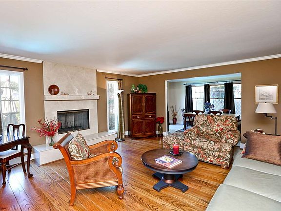 4th image of 1104 Almond St