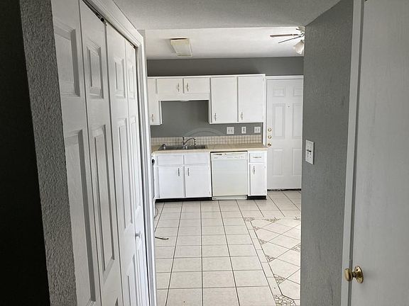 5th image of 1210 Charisse St #B