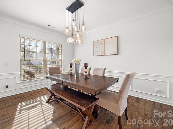 5th image of 15125 Luna Dr