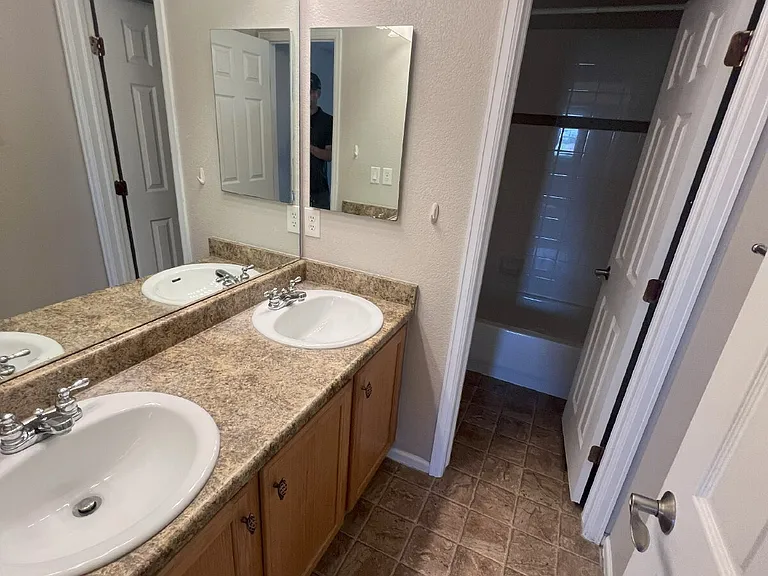 5420 Heatherton Ln — Photo 31