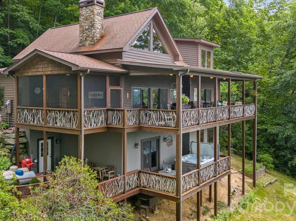 138 Bear Paw Dr, Brevard, NC 28712