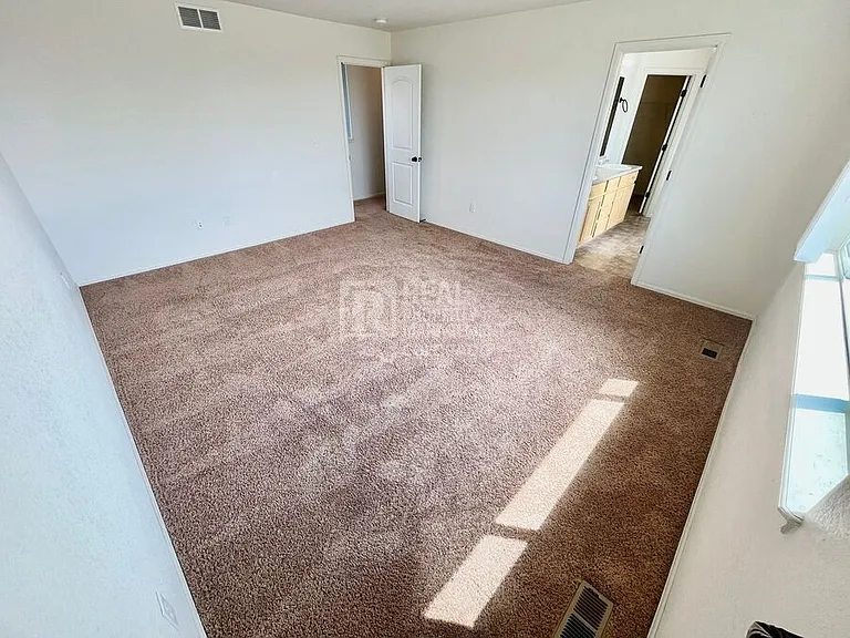 362 Shadowbrook Dr — Photo 8