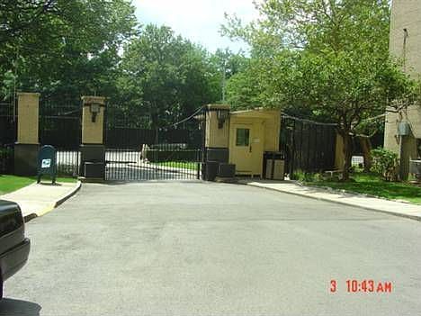 1st image of 6 Fordham Hill Oval APT 8D