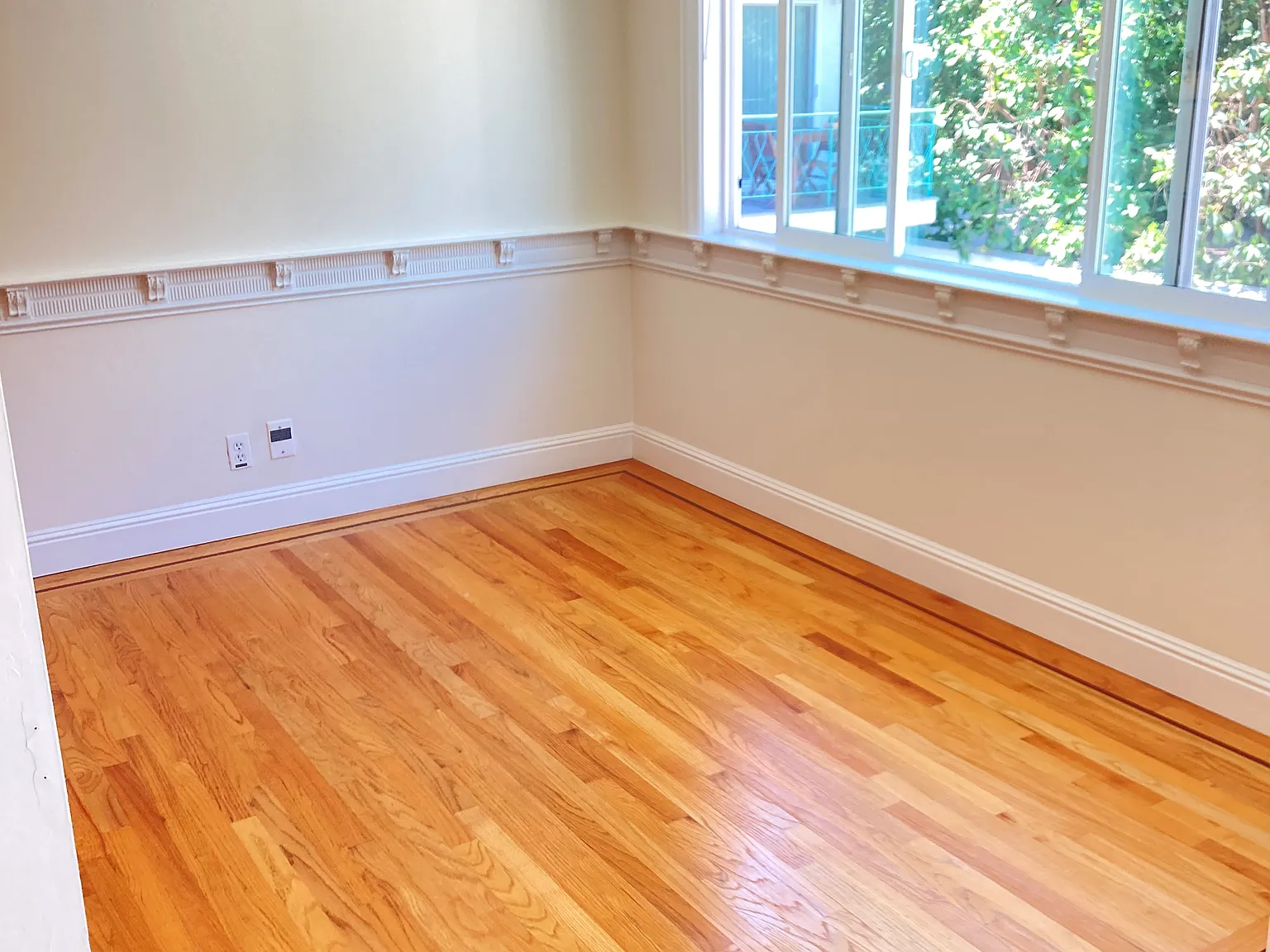 1243 Laurel St — Photo 1
