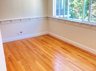 1243 Laurel St, Menlo Park, CA 94025