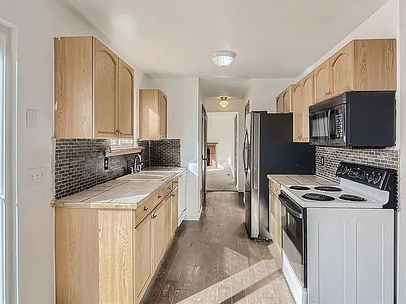 3rd image of 4685 Stoner Ct #A