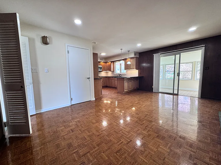 6026 Clubhouse Ln — Photo 11