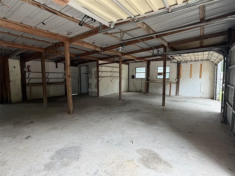 9084 Peggy Dr — Photo 16