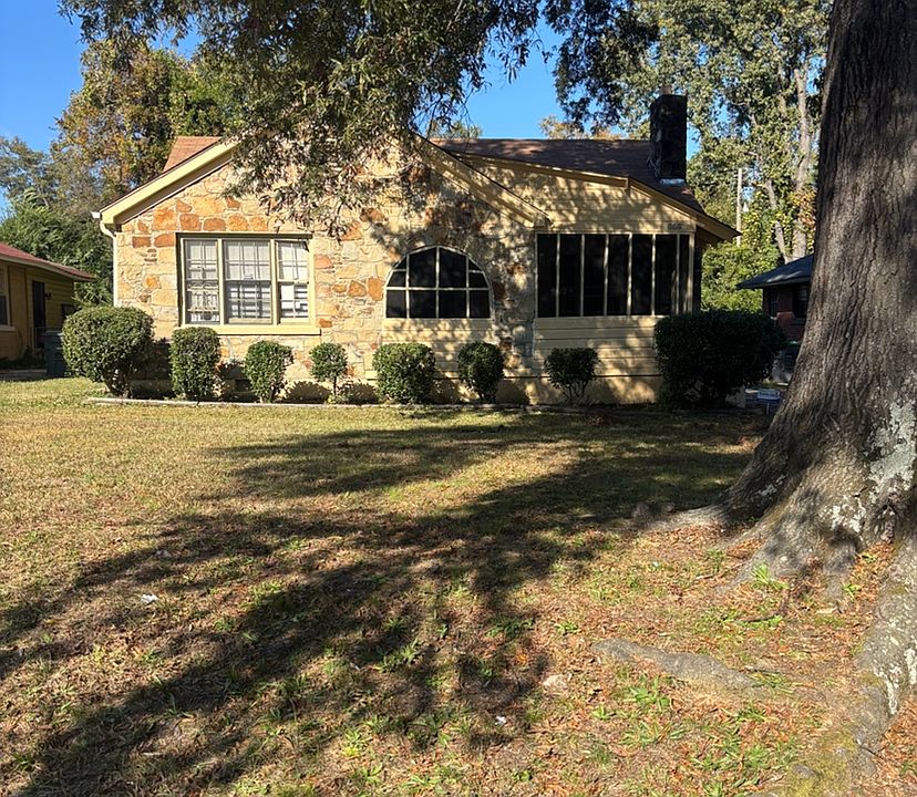2nd image of 606 E McKellar Ave