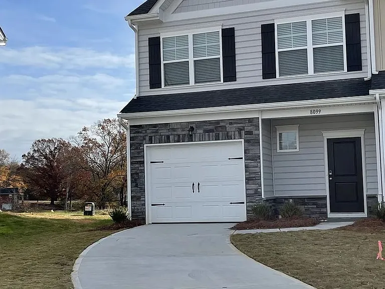 8099 Sheffield Dr — Photo 1