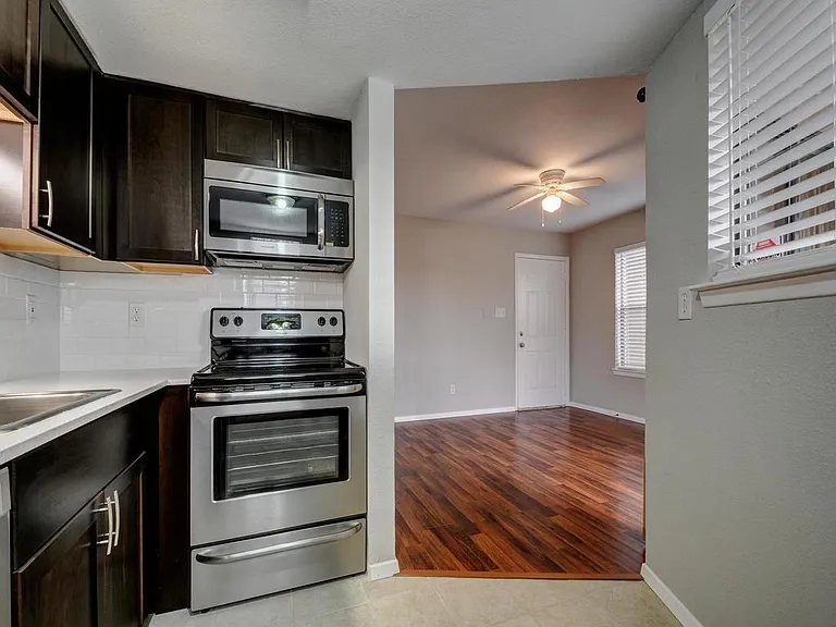 2500 Burleson Rd #609 — Photo 6