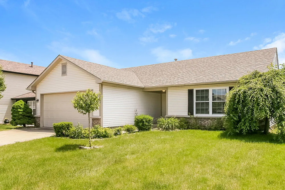 3 bed, 2.0 bath, 1200 sqft, $1,805 — Photo 3