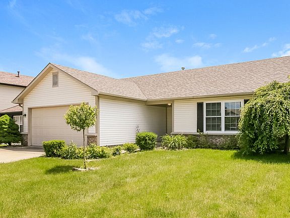 3rd image of 1015 Redwood Dr