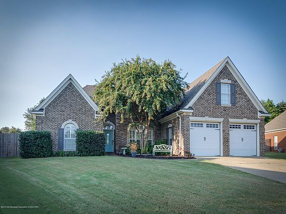 3rd image of 3343 Chateau Cir N