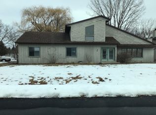 2 Creek Water Ct, Appleton, WI 54914