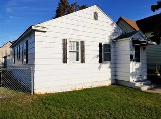 318 N 19th St, Escanaba, MI 49829