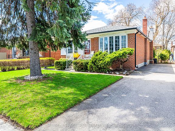 2nd image of 32 Beacon Rd